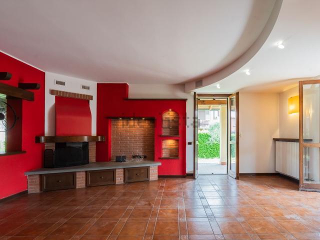 Casa in vendita a Robbiate, Lombardia