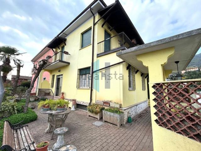 Casa in vendita a Zona Est, Brescia