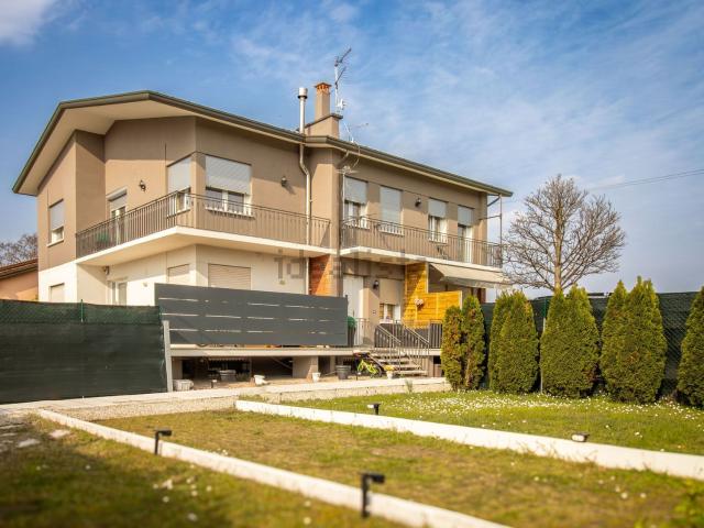 Casa in vendita a Rossano Veneto, Veneto