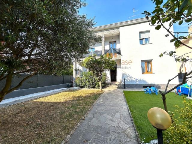 Casa in vendita a Santi Apostoli, Busto Arsizio