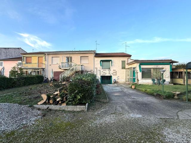 Casa in vendita a Legnago, Veneto