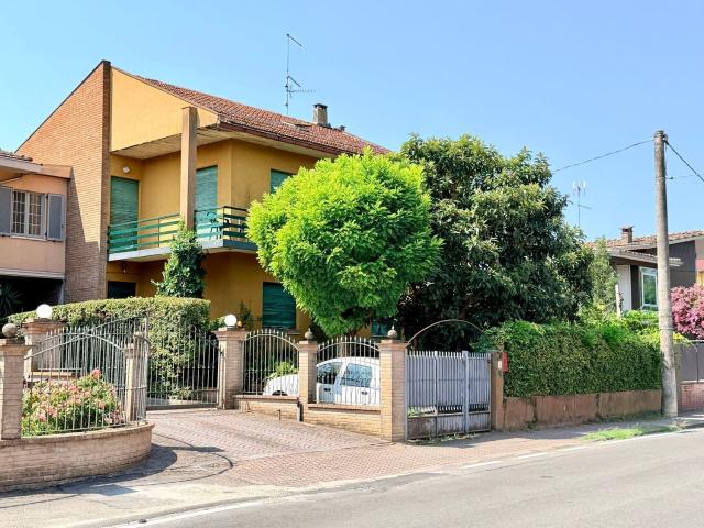 Casa in vendita a Noceto, Reggio Emilia