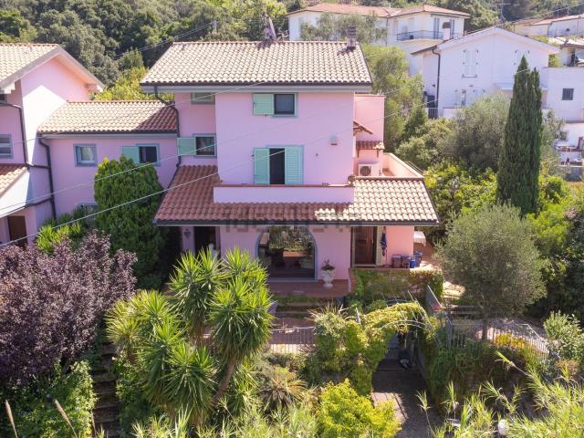Casa in vendita a Livorno, Toscana