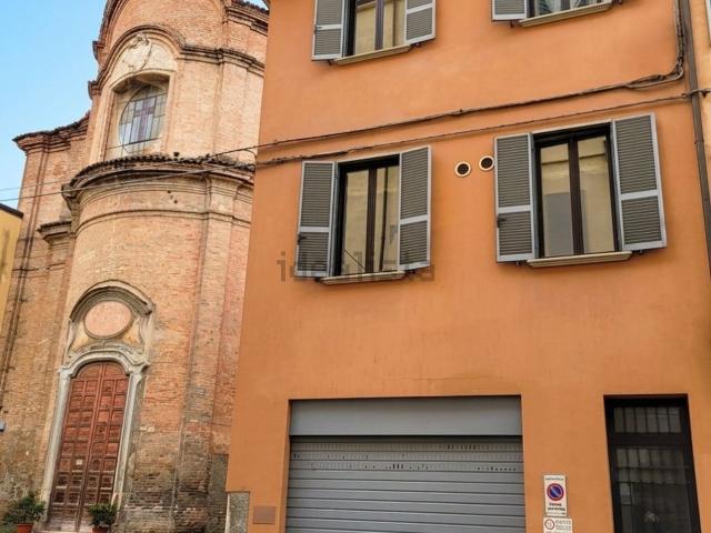 Casa in vendita a Infrangibile, Piacenza