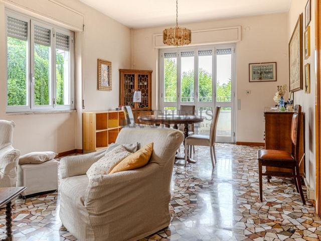 Casa in vendita a Besana In Brianza, Lombardia