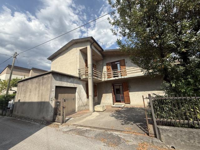 Casa in vendita a Tregnago, Veneto