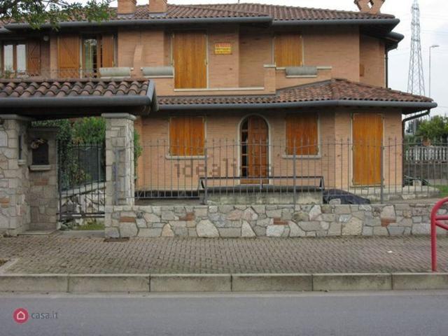 Casa in vendita a Madone, Lombardia