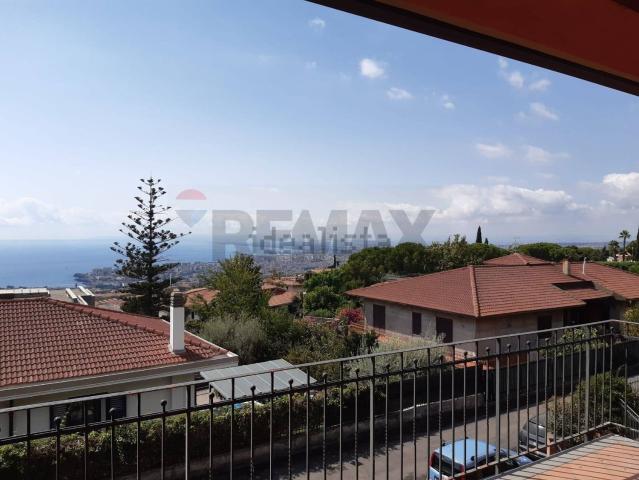 Casa in vendita a Carrubazza, San Gregorio Di Catania
