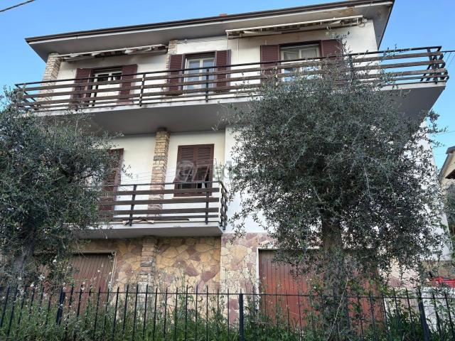 Casa in vendita a Vezzano Ligure, Liguria