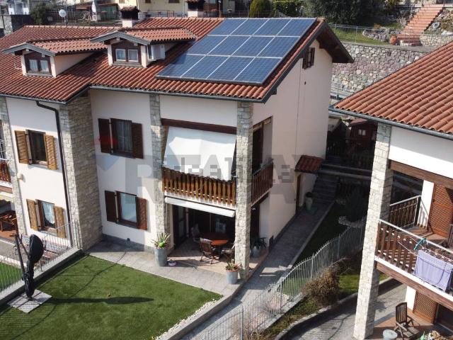 Casa in vendita a Branico, Costa Volpino