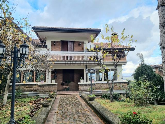 Casa in vendita a Avellino, Campania