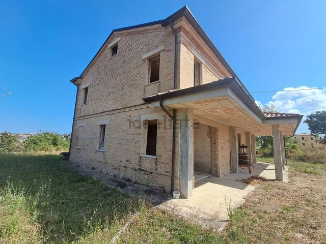 Casa in vendita a Torre San Patrizio, Fermo