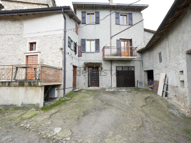Casa in vendita a Appennino Reggiano, Re