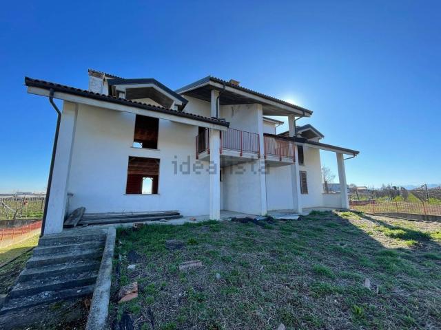 Casa in vendita a Lagnasco, Cuneo