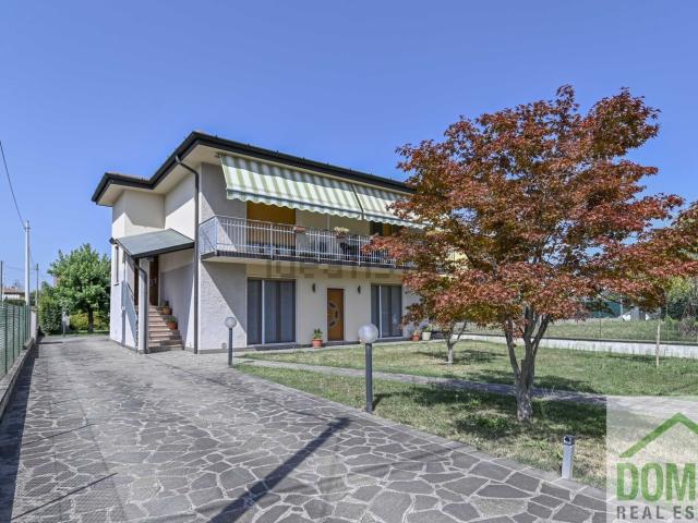 Casa in vendita a Fornovo San Giovanni, Bergamo