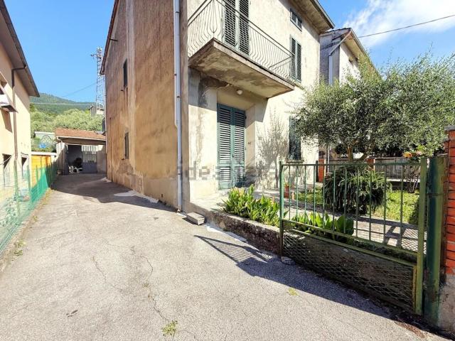 Casa in vendita a Tobbiana, Montale