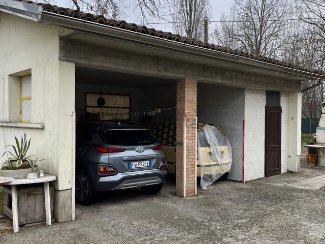 Casa in vendita a Massenzatico, Re