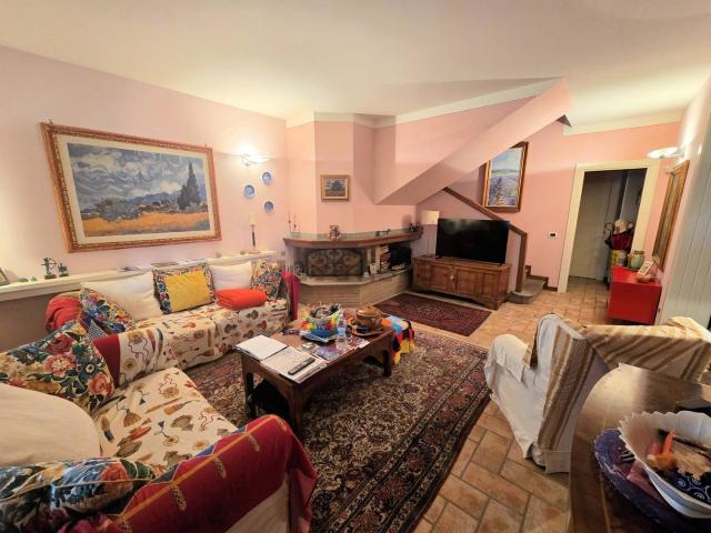 Casa in vendita a Massa e Cozzile, Toscana