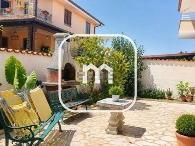 Casa in vendita a Colle del Sole, Roma Capitale