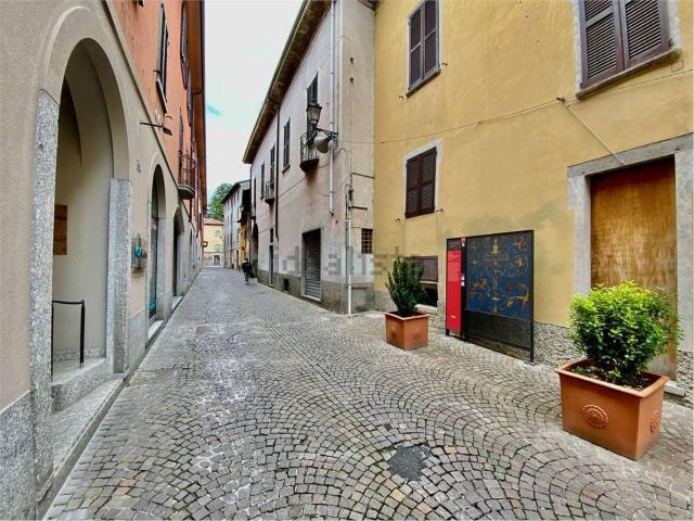 Casa in vendita a Oggiono, Lombardia