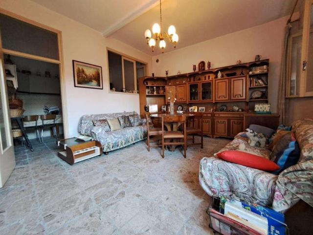 Casa in vendita a Dongo, Lombardia