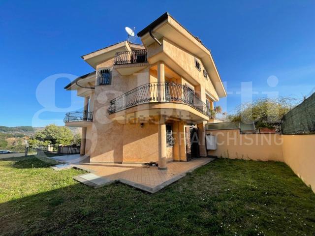 Casa in vendita a Roma Capitale, Lazio