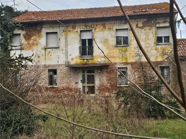 Casa in vendita a Ferrara, Reggio Emilia