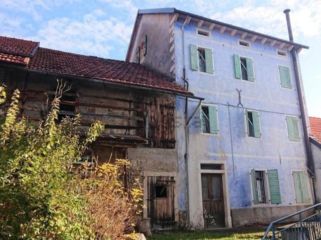 Casa in vendita a Chies d'Alpago, San Martino D'alpago
