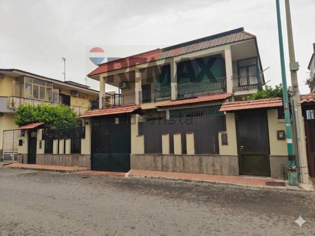 Casa in vendita a Arzano, Campania