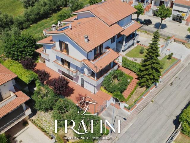 Casa in vendita a Unione dei Comuni della Val Vibrata, Ancarano