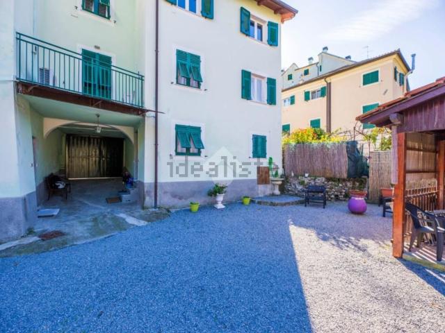 Casa in vendita a Medio Ponente, Serra Riccò