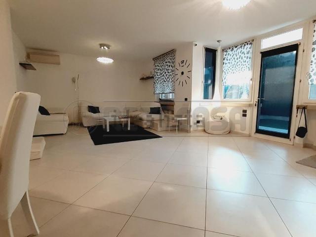Casa in vendita a Desenzano Del Garda, Lombardia