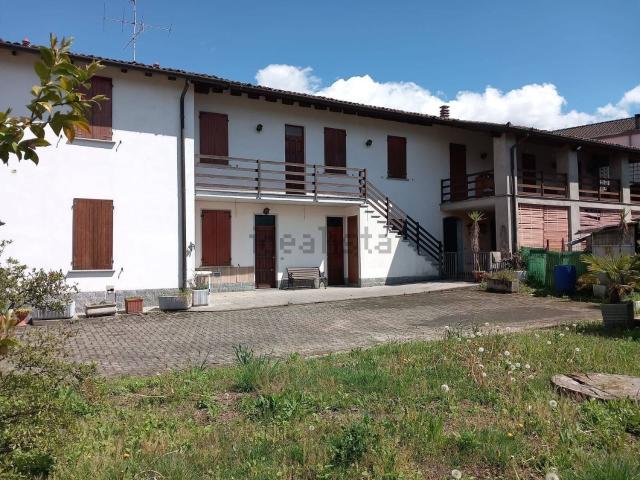 Casa in vendita a Cadrezzate con Osmate, Osmate Lentate