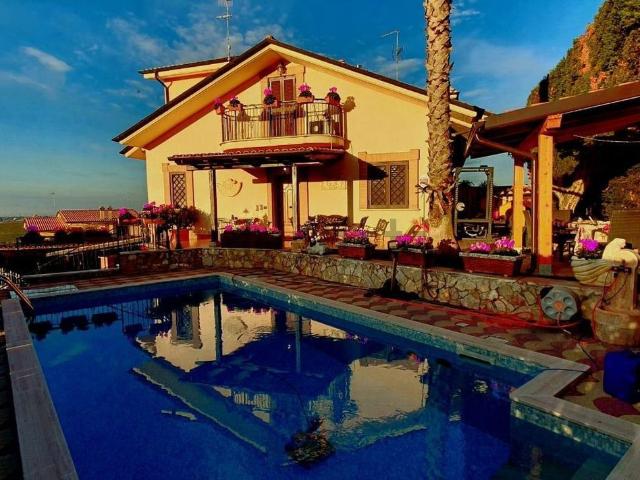 Casa in vendita a Monte San Biagio, Roma Capitale