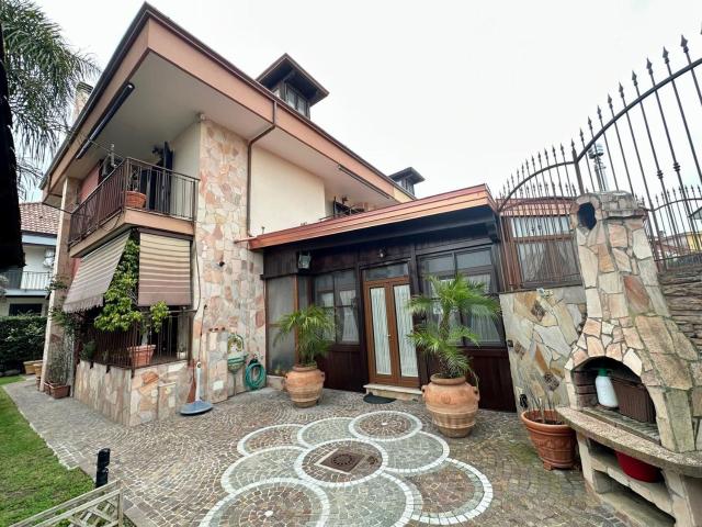 Casa in vendita a Giugliano In Campania, Campania