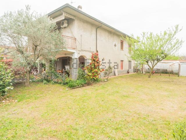 Casa in vendita a Venegono Superiore, Lombardia