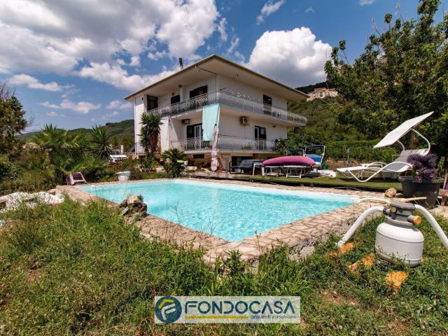 Casa in vendita a Montecorvino Pugliano, Campania