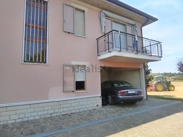 Casa in vendita a Rimini, Reggio Emilia