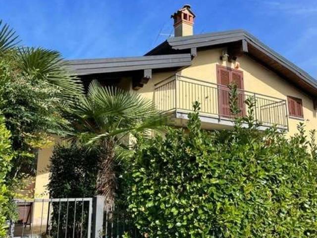 Casa in vendita a Baraggiola, Ispra