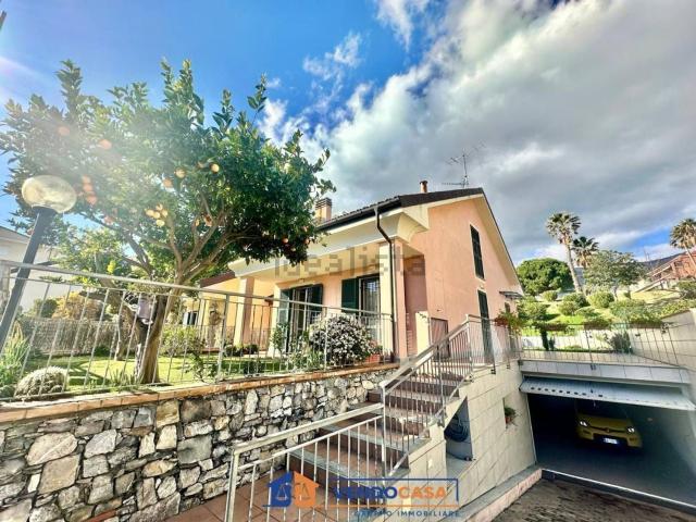 Casa in vendita a Ceriale, Liguria