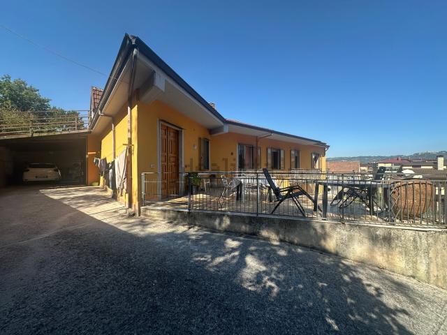 Casa in vendita a Atripalda, Avellino