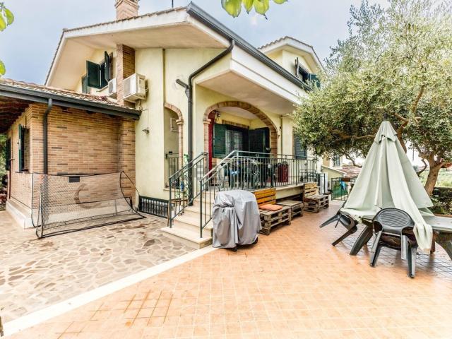 Casa in vendita a Guidonia Montecelio, Roma Capitale