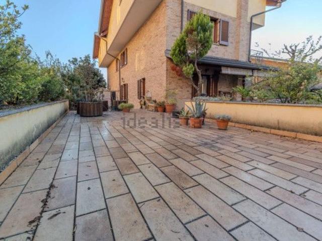 Casa in vendita a Quadrifoglio, Garbagnate Milanese