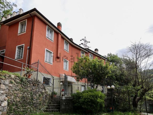 Casa in vendita a Mezzanego, Liguria