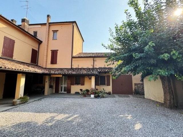 Casa in vendita a Ferrara, Reggio Emilia