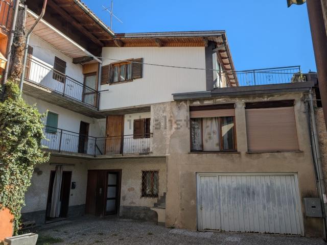 Casa in vendita a Cuasso al Piano, Cuasso al Monte