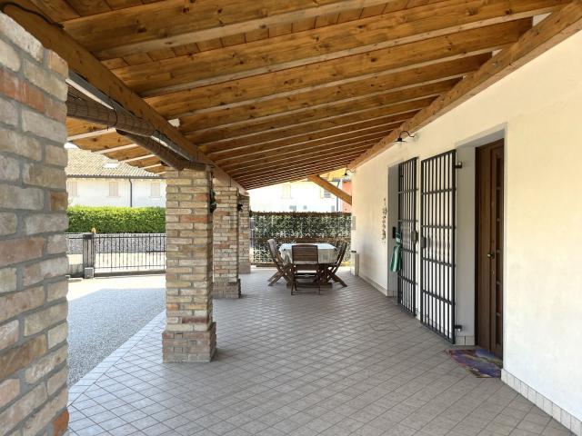 Casa in vendita a Spresiano, Veneto
