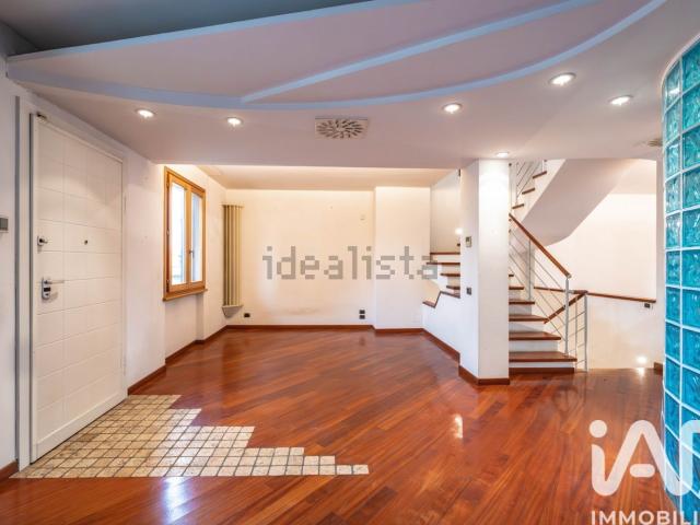 Casa in vendita a Signa, Toscana