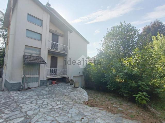 Casa in vendita a Barlassina, Lombardia