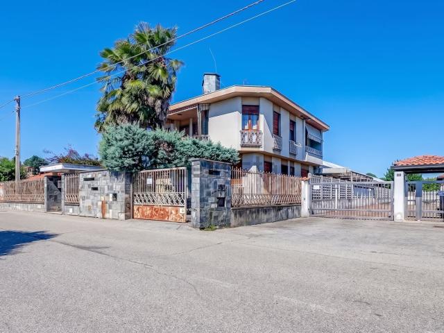 Casa in vendita a Mezzana, Somma Lombardo